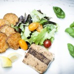 zalm met zoete aardappel en salade